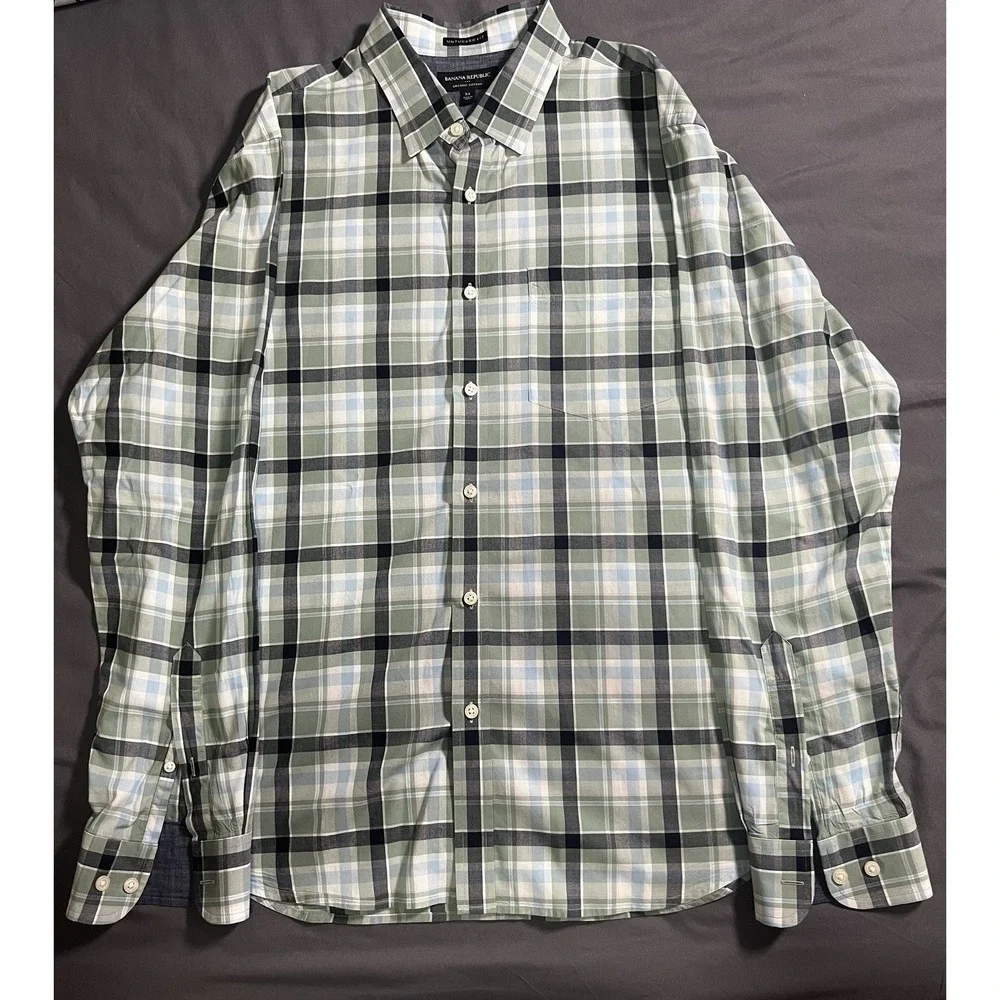 Banana Republic Untucked Fit Button Down Organic Cotton Plaid‎ Long Sleeve Shirt